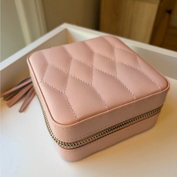 WOLF Pink and Tan Travel Jewelry Organizer - Picture 2 of 14